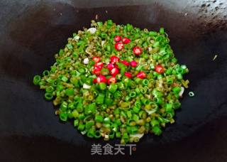 Stir-fried Convolvulus Stalks with Soaked Cowpea recipe