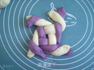 Bicolor Flower Bread recipe