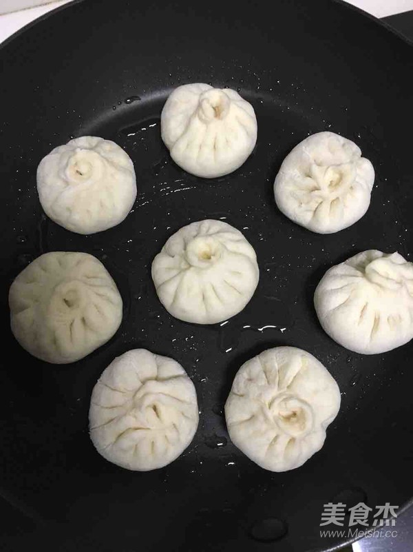 Pan-fried Buns recipe