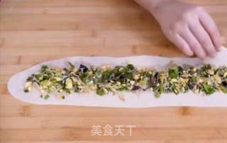 The Leek Box Made by The Combination of Flour and Wuzhen Powder Has A Thin Skin and Sufficient Filling, Which is Strong and Refreshing. It Can Also Prevent Leek from Hurting The Stomach! The Steps are Super Detailed! recipe