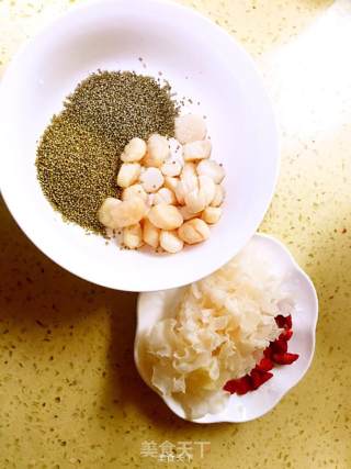 Congee with Scallop, Millet, Tremella and Wolfberry recipe