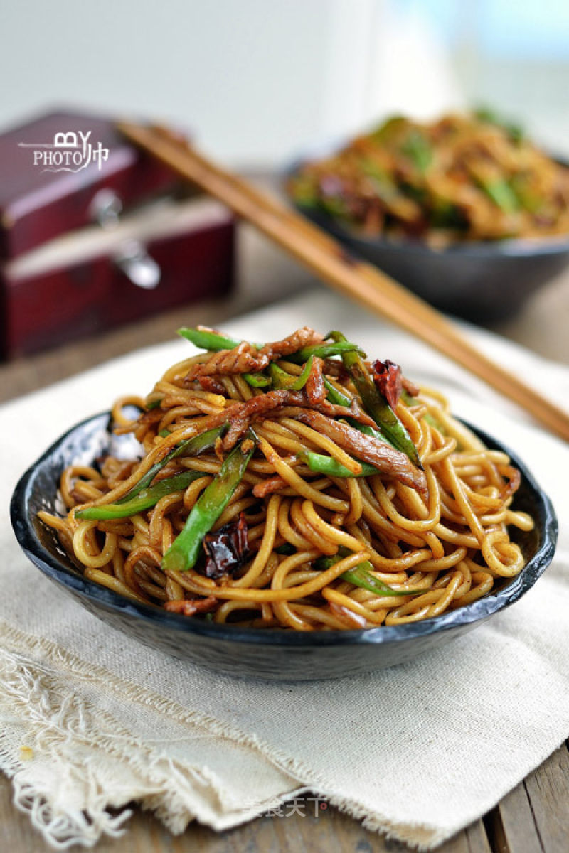 [fried Noodles with Beans and Pork Shreds] recipe