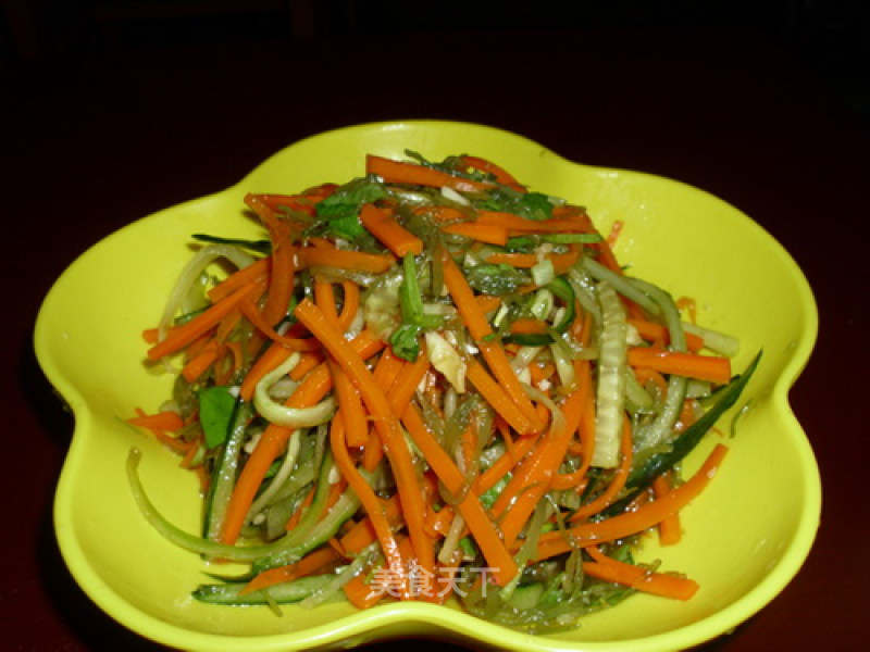 Cucumber and Carrot Mixed with Sea Fat Vegetables recipe