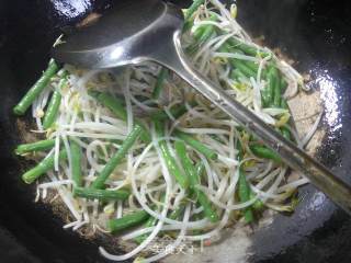 Fried Mung Bean Sprouts with Beans recipe