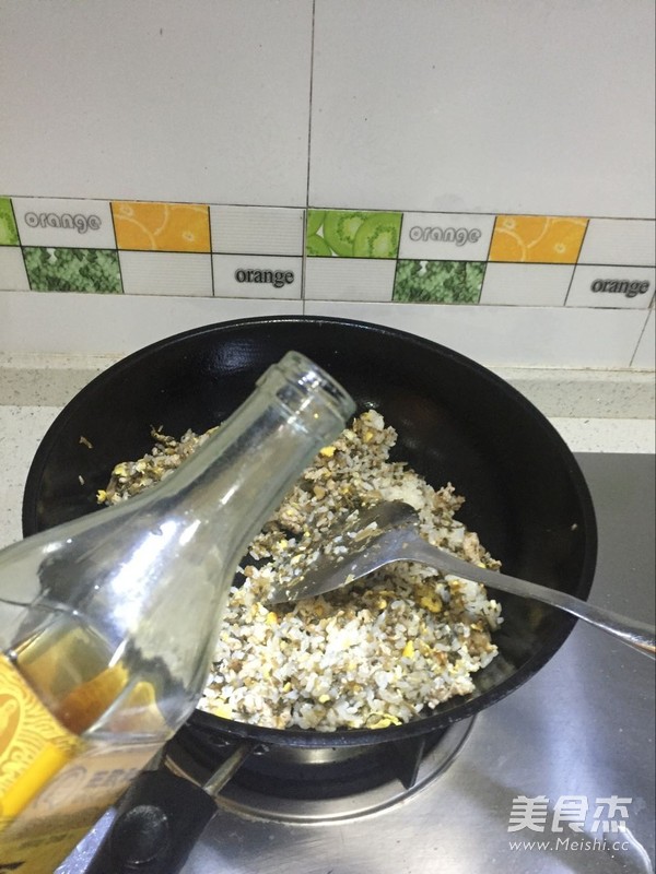Fried Rice with Minced Meat and Pickled Cabbage Egg recipe