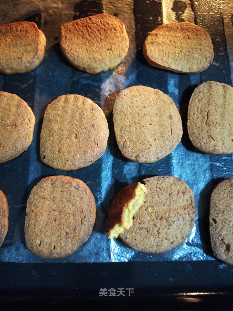 Cooked Egg Yolk Biscuits recipe