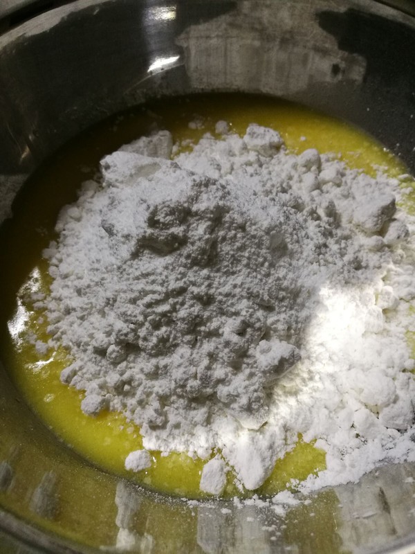 Black Sesame Mochi Bread recipe