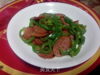 Home-style Taste (4)-crispy Grilled Sausage with Green Pepper Shreds recipe