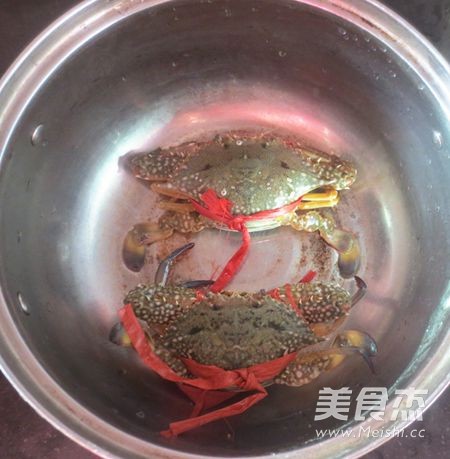 Cantonese Fried Crab with Ginger and Green Onion recipe