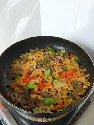 Stir-fried Pasta with Double Pepper Pork Tenderloin recipe