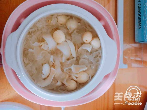 Red Date Tremella and Lotus Seed Soup recipe