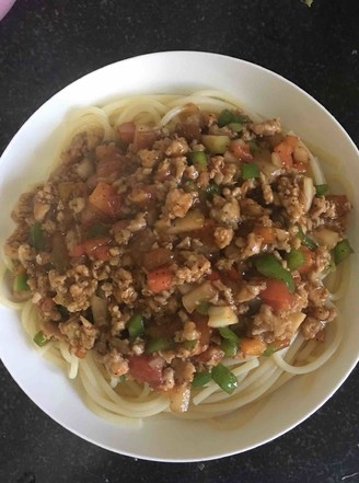 Spaghetti with Black Pepper Meat Sauce