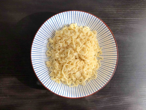 Egg-flavored Instant Noodles recipe