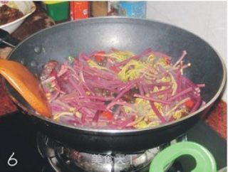 Stir-fried Hot and Sour Bracken with Chinese Sausage recipe