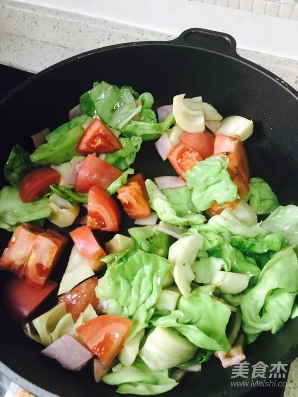 Stir-fried Cabbage with Tomatoes (quick Dishes) recipe