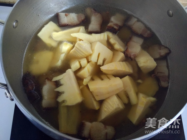 Bamboo Shoots and Bacon Umami Soup recipe