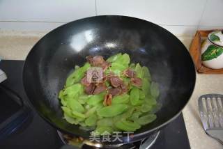 Sausage Fried Lettuce recipe