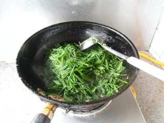 Stir-fried Chives with Egg and Shrimp Skin recipe