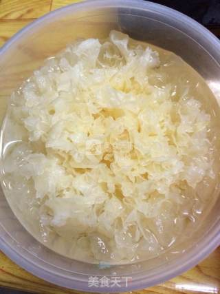Sydney White Fungus Stewed with Rock Sugar recipe
