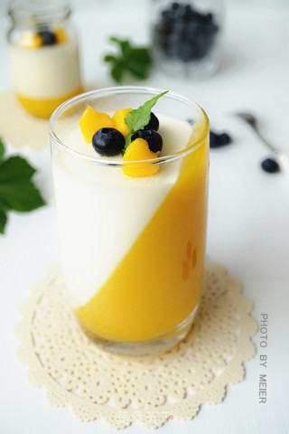 #四session Baking Contest and It's Love to Eat Festival# Mango Two-color Mousse Cup recipe