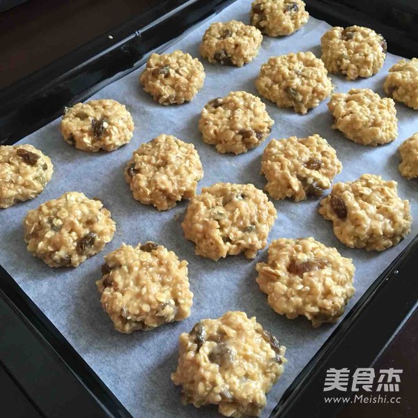 Low-calorie Oatmeal Raisin Snacks for Weight Loss recipe