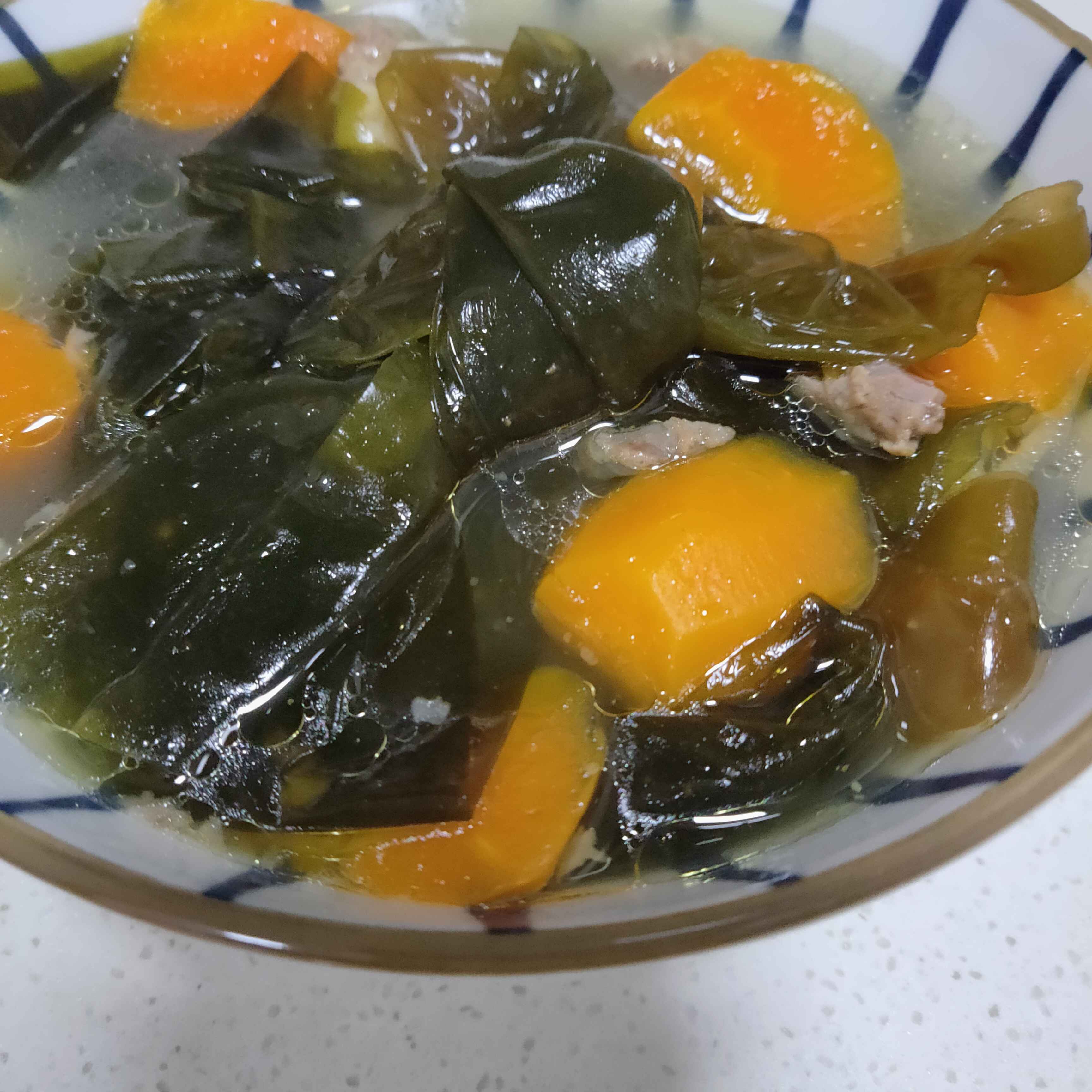 Seaweed Pork Ribs Soup recipe