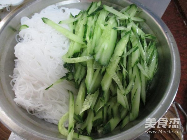 Cucumber Mixed Vermicelli recipe