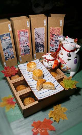 Cantonese-style Coconut Milk Fragrant Mooncakes recipe