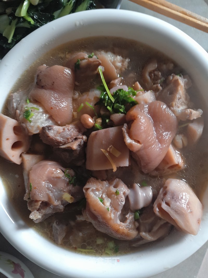 Pork Feet Stewed with Lotus Root recipe