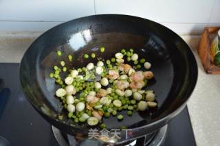 Fried Shrimp with Lotus Seeds and Peas recipe