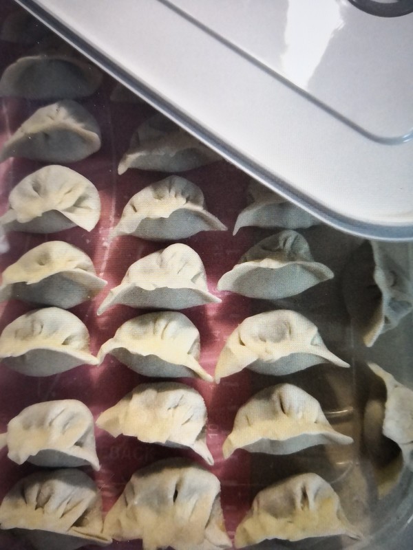 Quick-frozen Pork Chrysanthemum Dumplings recipe