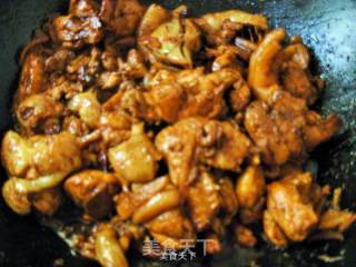 Stir-fried Chicken with Basil Roadside Jingjing recipe