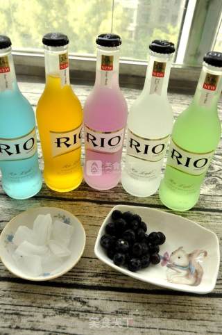 Blueberry Ice Drink Cocktail recipe