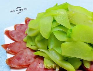 Sausage Stir-fried Chayote recipe