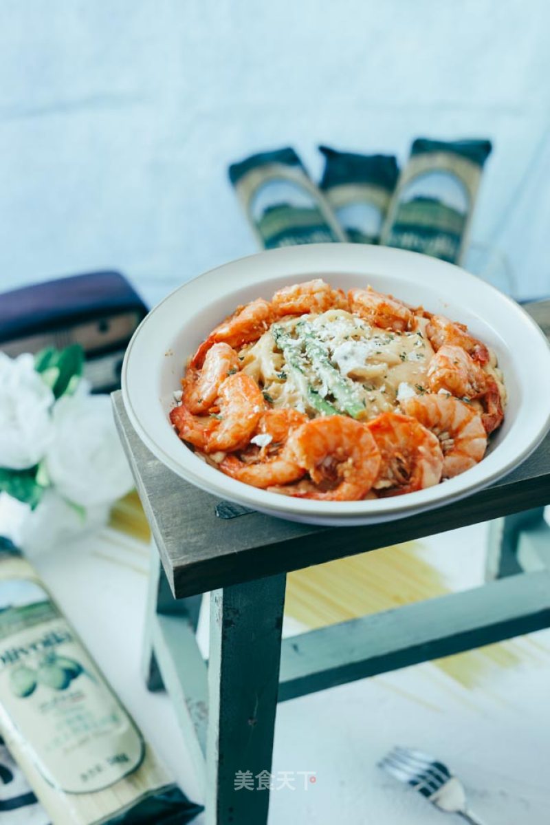 Spaghetti with Garlic Shrimp and White Sauce recipe