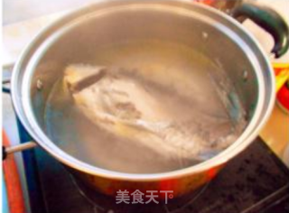 Lycium Barbarum Leaf Crucian Fish Soup recipe