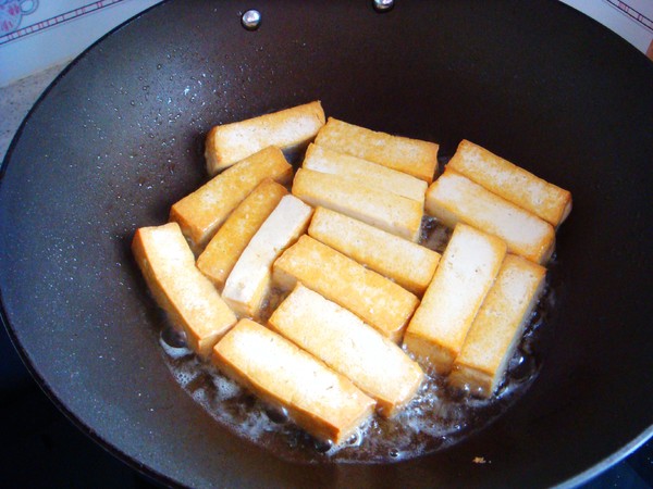 Fried Tofu in Tomato Sauce recipe