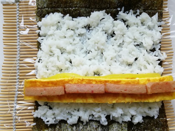 Luncheon Meat and Seaweed Rice recipe