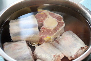 [reunion Red Braised Oxtail]: A Healthy Vegetable with Complementary Medicine and Food recipe