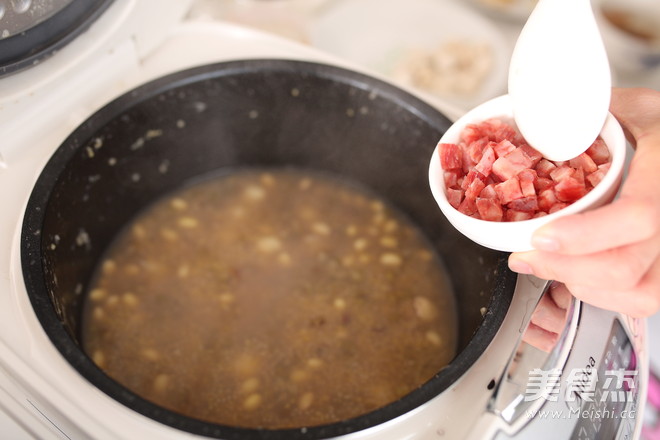 Sui Sui You Present-sausage and Lean Pork Congee recipe