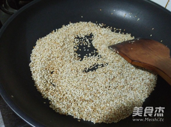 Sesame Peanut Buns recipe