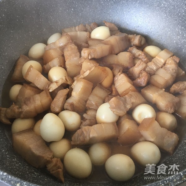 Roast Pork with Quail Eggs recipe