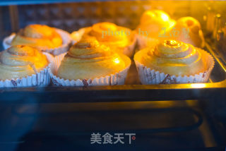 Cinnamon Rolls Just Out of The Oven recipe