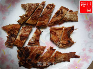Fried Dried Field Fish with Chili recipe