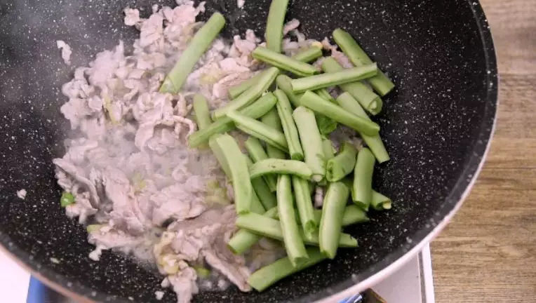 Let's Have A Bowl of Home Taste-braised Bean Curd Noodles recipe