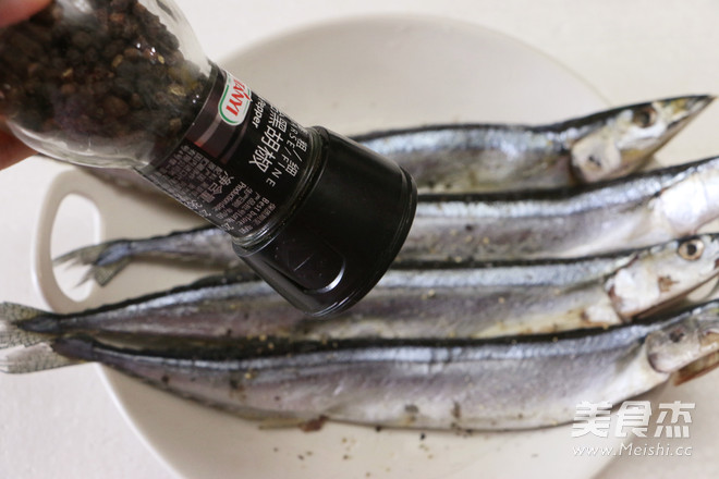 Grilled Saury with Lemon recipe