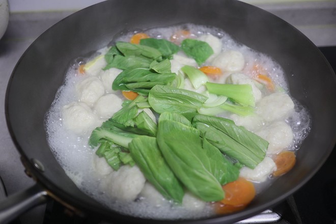 Carrot Fish Ball Vermicelli Soup recipe