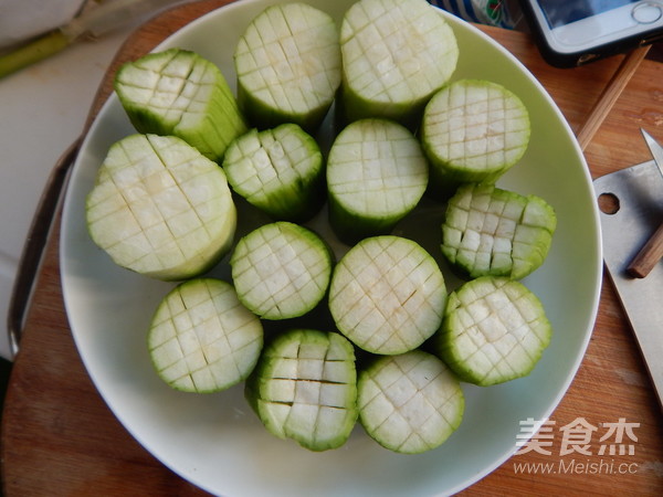 Steamed Loofah with Garlic recipe