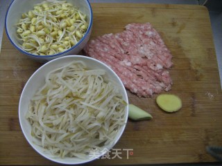 Soy Sprouts with Minced Meat and Pickles recipe