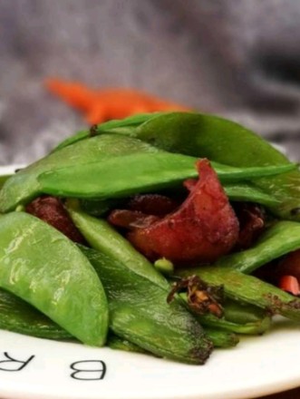 Stir-fried Sausage with Sweet Beans recipe